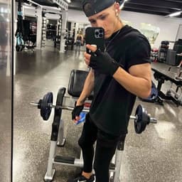 Alex_mas_duro